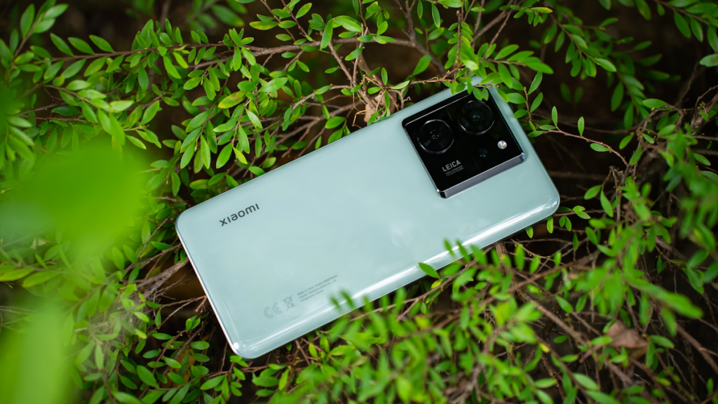 Задняя панель смартфона Xiaomi 13T Pro Фото: Amanz / Unsplash