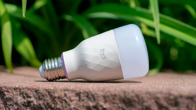 Yeelight LED Bulb белого цвета
