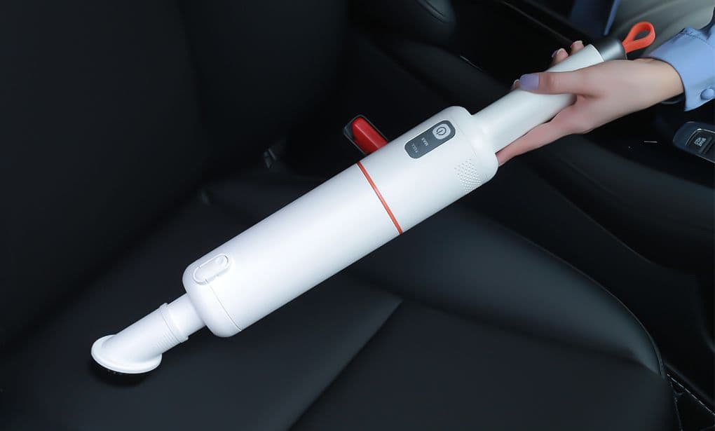 Уборка в машине с помощью Lydsto Handheld Vacuum Cleaner H3