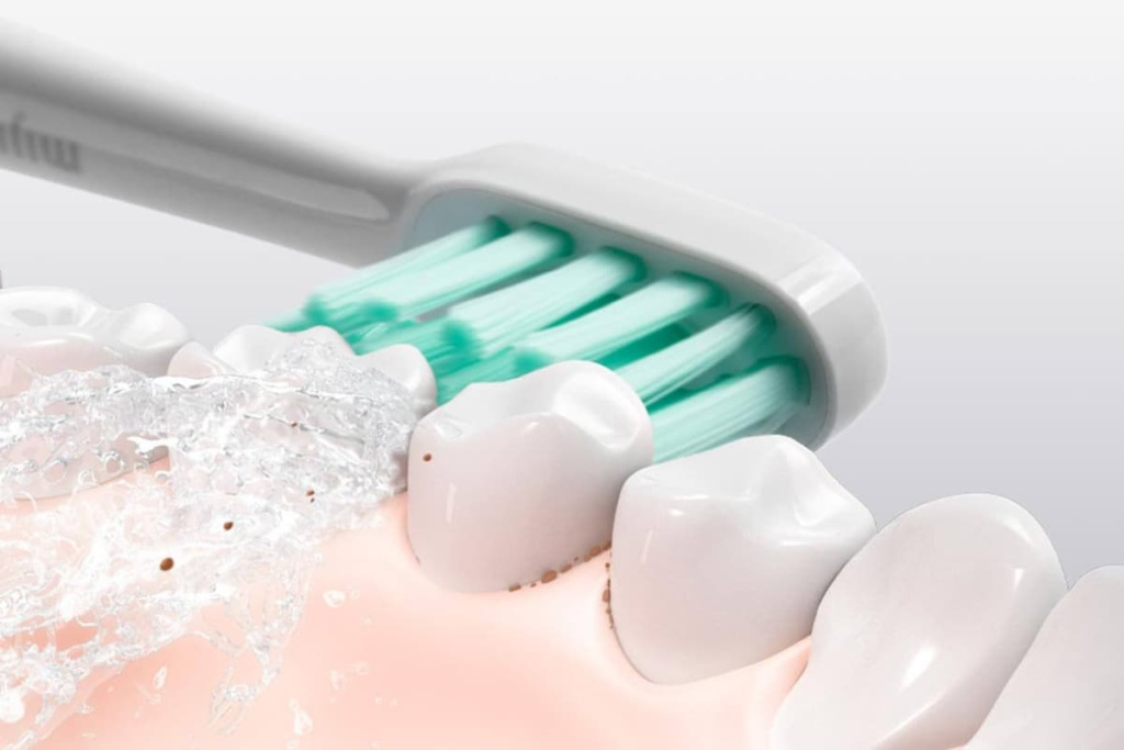 Чистка зубов с помощью Xiaomi Mi Smart Electric Toothbrush T500